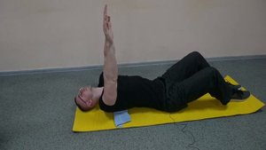 Убираем боль между лопаток. Растяжка грудного отдела позвоночника. Грудной остеохондроз и грыжа.