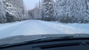 Зимняя дорога. На улице -30 градусов.
