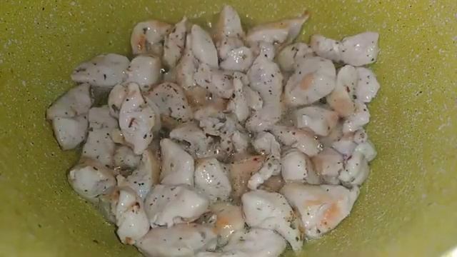 Сочное блюдо из лаваша и курицы смотреть онлайн