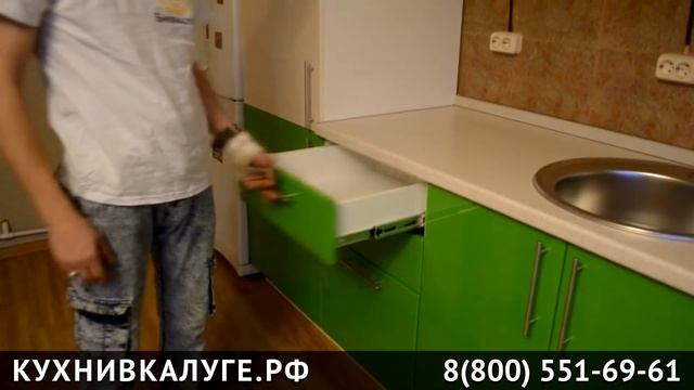 Маленькая яркая кухня