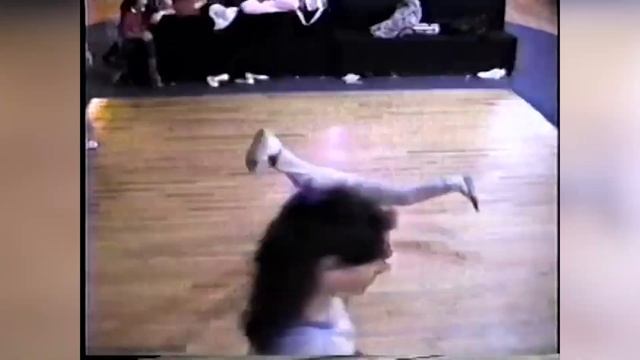 Breakdance is the BEST form of strength training. смотреть онлайн