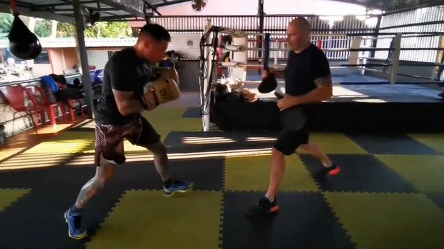 Тренировки по боксу. тренер Корнеев Андрей смотреть онлайн