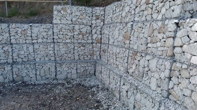 берегоукрепление габионами