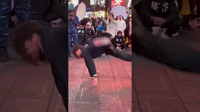 Times Square street breakdancing 917 #shots #manhattan #newyorksquare #newyorkcity #breakdance