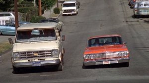 Чич и Чонг катаются по району на фургоне) Фильм Укуренные 2.