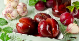 МАРИНОВАННАЯ СЛИВА С ЧЕСНОКОМ НА ЗИМУ.mp4