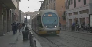 Звуки трамвая в городе / Разные модели городских трамваев в столицах мира