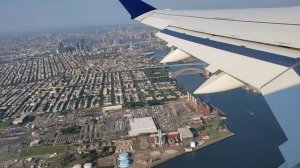 Нью-Йорк с высоты птичьего полета. View of New York from the plane. Вылет из аэропорта La Guardia в