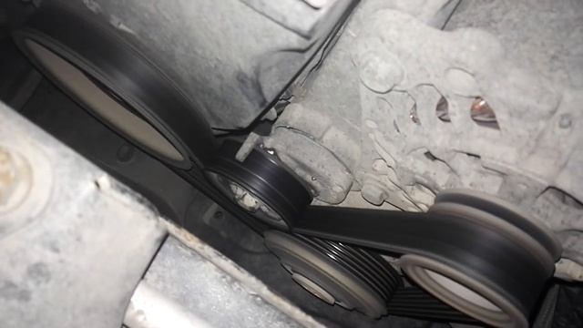 Zgomot rulment rola intinzatoare curea accesorii - Seat Cordoba 1,4 L benzina 16 valve 75 CP смотреть онлайн