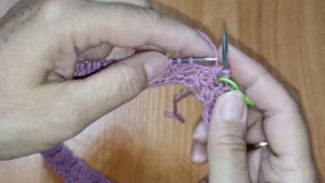 Красивая горловина спицами