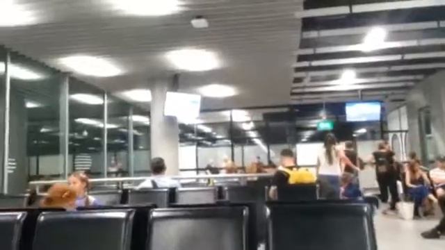 1 АВГУСТА 2018 АМСТЕРДАМ АЭРОПОРТ СХИПХОЛ смотреть онлайн