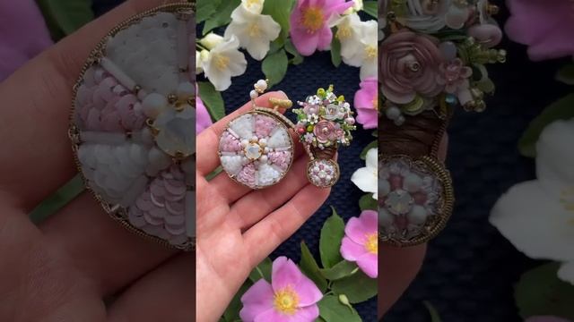 Брошь из бисера велосипед #брошьизбисера #broochhandmade #брошьмодная #брошькупить #brooches