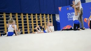 Мостик с колен. Перекат вперед. Художественная гимнастика.  Продольный шпагат