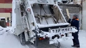 Ремонт мусоровоза