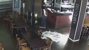 Я Бы И Сам не Поверил, Но Это Видео Удалось Снять на Камеру-1