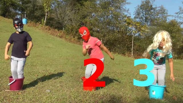 Learn Bucket Colors with Five Little Babies Jumping On The Bed Educational Videos Good Song for kid смотреть онлайн