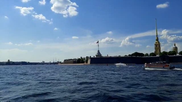 Речной трамвайчик от стен Петропавловской крепости, до памятнику Петру I. 29.06.2023 год.