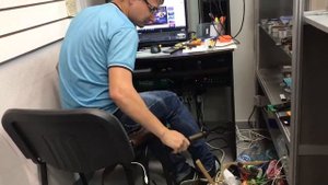 удар шокером МАЛЬВИНА 90000 вольт