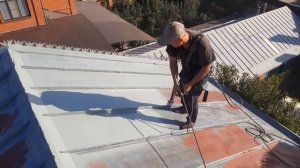 Как быстро покрасить крышу. Без валика и кисточки.