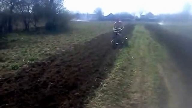 мотоблок с плугом