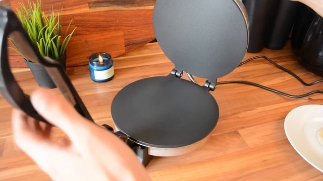 Roti Maker Machine Review - Chapati Maker - Gol roti banane ka tarika - Perfect roti making смотреть онлайн