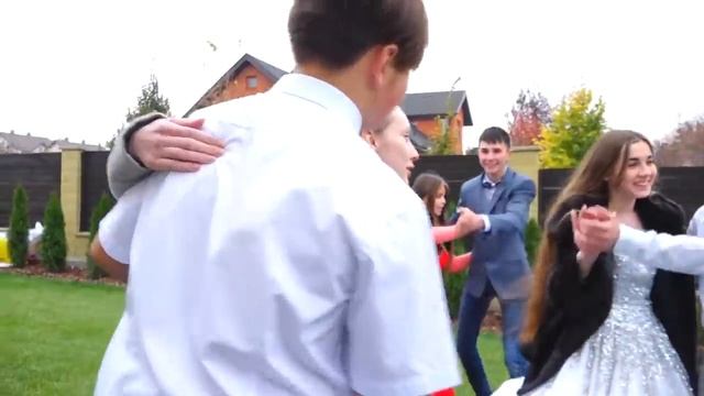 ШКОЛЬНЫЙ БАЛ!! Кто станет КОРОЛЕВОЙ Бала смотреть онлайн