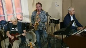 Музыкальная импровизация (соло на саксофоне Михаил Чутко)