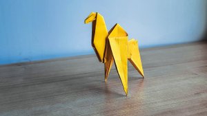 Оригами верблюд из бумаги