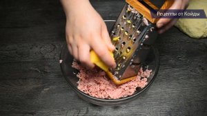 Лепёшки с сыром и колбасой на сковороде - пошаговый рецепт