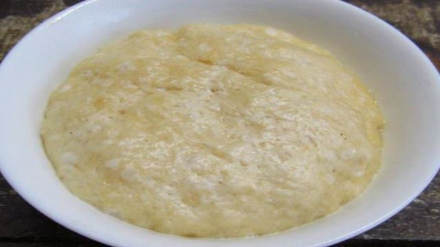 Пицца с моцареллой и розмарином