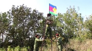 казаки Геленджика водружают флаг Краснодарского края на горе "Иорданова"