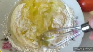 Кабачковая пицца с колбасой, сыром и помидорами