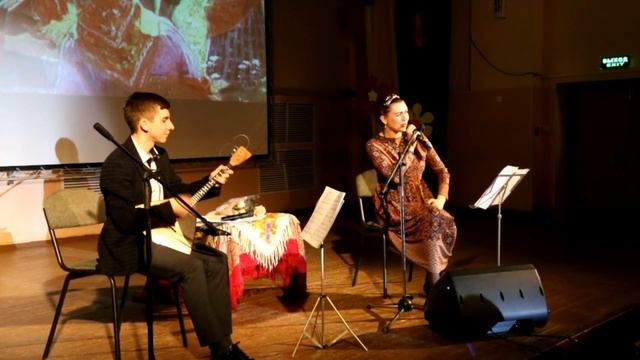 "Семёновна", песня под балалайку. Исполняют Илья Коннов и Екатерина Фролова. Song for balalaika. смотреть онлайн