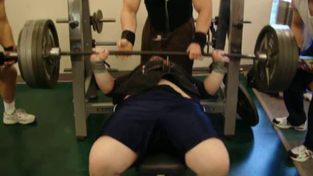 Jason Fowler with a good gym lift of 500lbs. смотреть онлайн