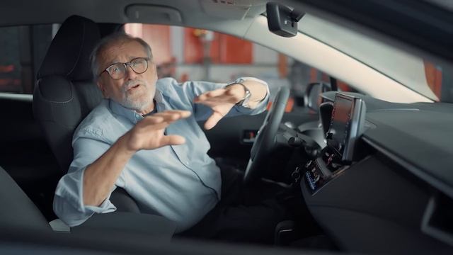 Przewodnik po popularnych wersjach Toyoty Corolli Sedan | Toyota Polska