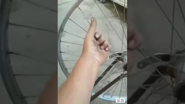 Выравнивал яйцо на заднем колесе для велосипеда Урал . смотреть онлайн