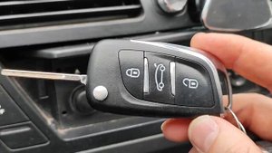 Citroen C4 electronic anti theft faulty - 2 способи як завести машину