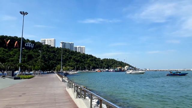 Паттайя. У пирса Бали Хай. Pattaya. At the Bali Hai Pier.