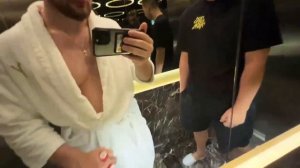 Хазяева на отдыхе после клаб шоу Плохогопарня