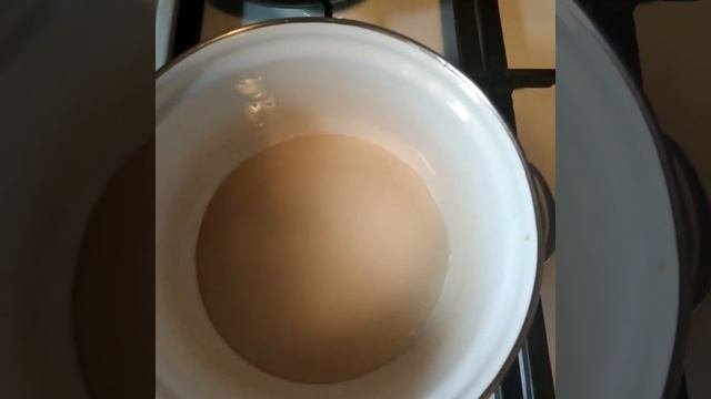 шарлотка яблочная с карамелью.