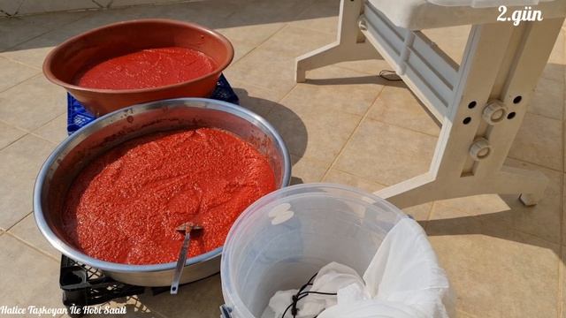 GÜNEŞTE BEKLETEREK DOMATES SALÇASINI BAKINIZ NASIL YAPTIM? #kışhazırlığı #domatessalçası
