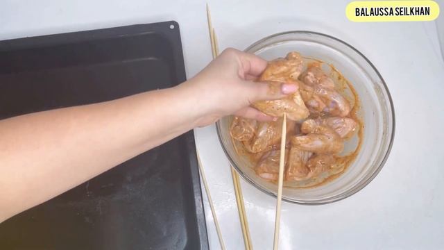 ШАШЛЫК ИЗ КУРИНЫХ КРЫЛЫШЕК// ШАШЛЫК В ДУХОВКЕ #шашлык #шашлыквдуховке