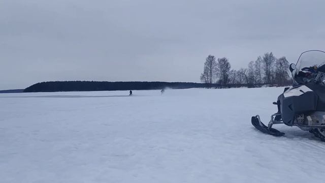 Затопленная колокольня в Калязине и снегоходы смотреть онлайн