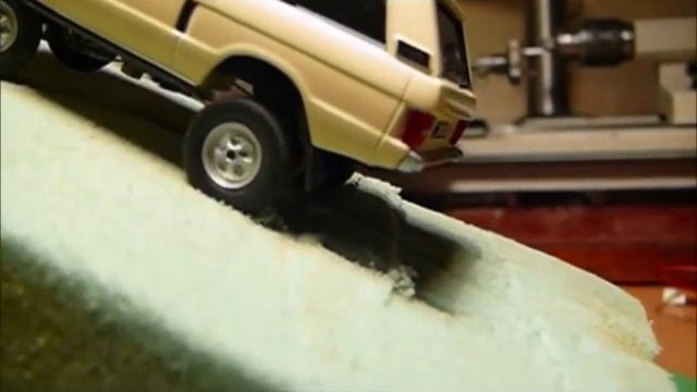 Micro R/C Crawler 1:43 1970 Range Rover смотреть онлайн