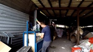 Самодельный пресс в действии! Прессую вторсырье