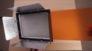 ОНЛАЙН ТРЕЙД.РУ  Осветитель светодиодный YONGNUO YN-600 LED, 600 leds,с ду, для фото и видеокамер