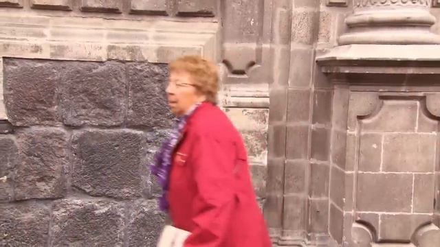 Suche für Traumhochzeit: Wird ihr Vater sie zum Traualtar führen? | 1/2 | Bitte melde dich | SAT.1