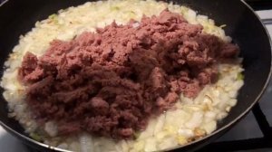 ВКУСНОЕ БЛЮДО ИЗ ГУМАНИТАРНОЙ ТУШЕНКИ.  ПОЛЬСКАЯ ГУМАНИТАРНАЯ ТУШЕНКА