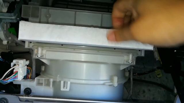 How to Replace Honda Insight Cabin Air Filter, 2010 2011 2012 2013 2014 смотреть онлайн