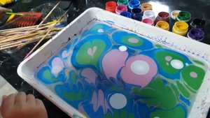 Рисование на воде Эбру занятие для ребёнка.